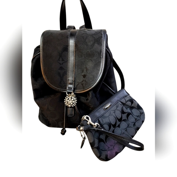 Women’s Signature Coach mini backpack & zipper case - Picture 1 of 7